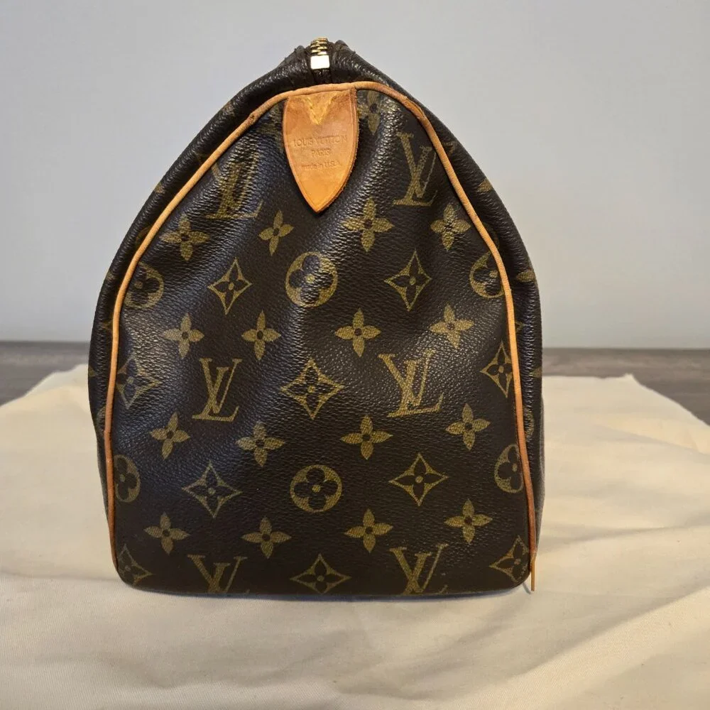 ✨ Authentic LV Monogram Speedy 30 - Iconic Classic! ✨ - Picture 3 of 11